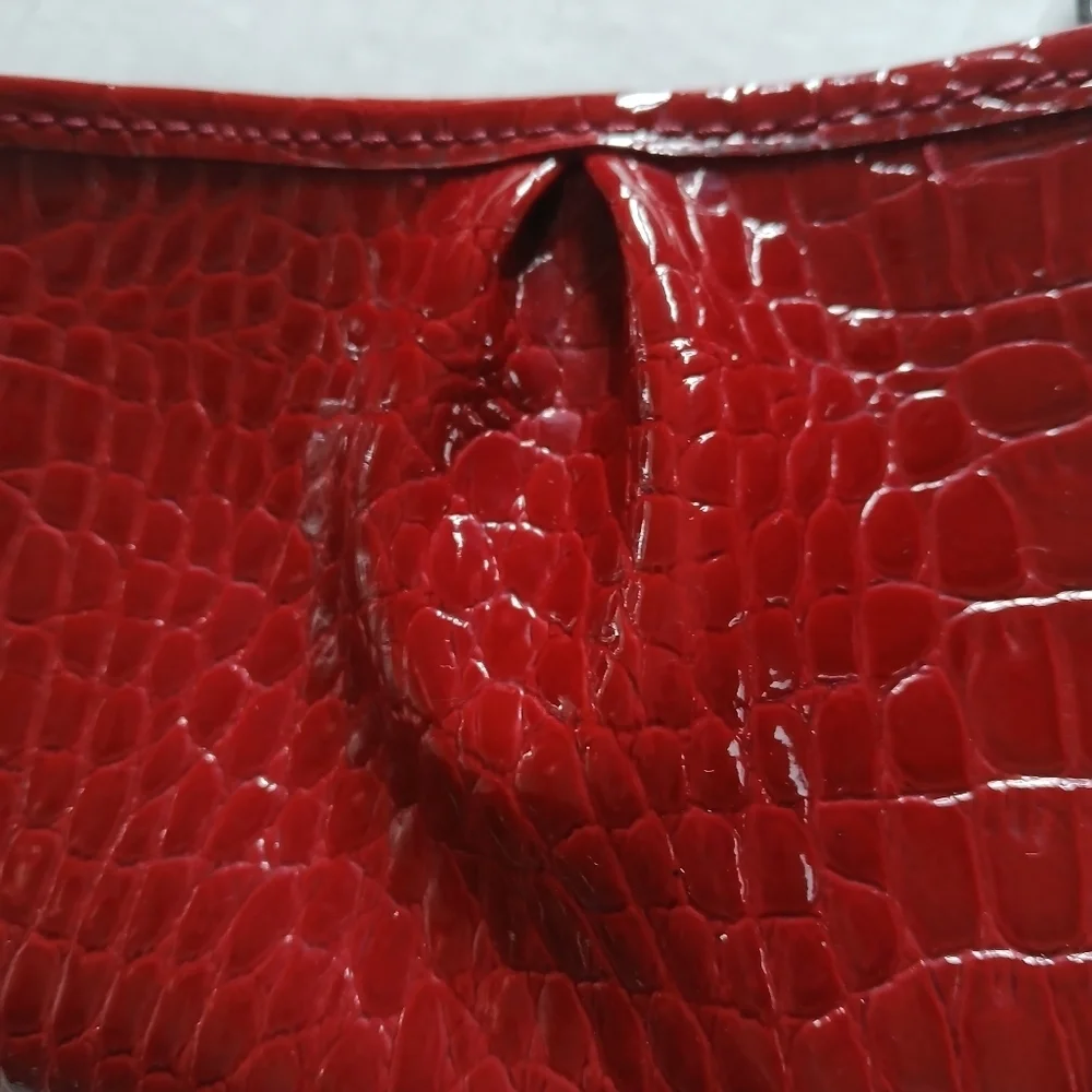 Liz Claiborne Glossy Wrist-let Bag Mini Faux Embossed Burgundy Leather w Strap